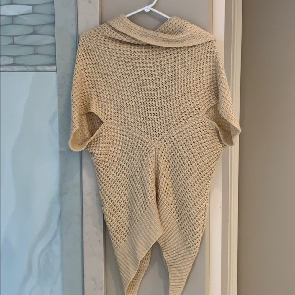 Sweater - Picture 4 of 5